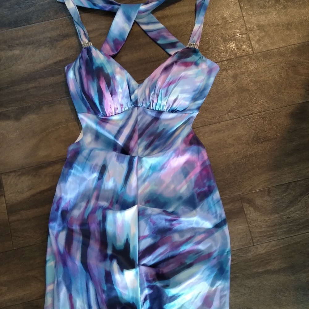 Dress - Picture 2 of 5